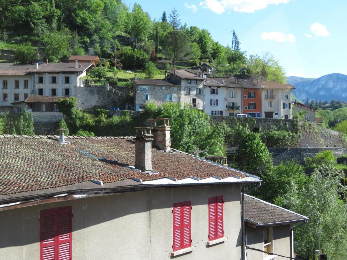 Au Bonheur Suspendu Daire Pont-en-Royans Dış mekan fotoğraf